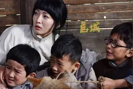 《危城》：美女老师被一枪爆头，个个都是狠角色，经典武侠动作片视频封面