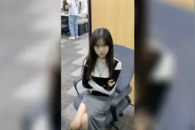 当女友抗拒做我秘书！视频封面