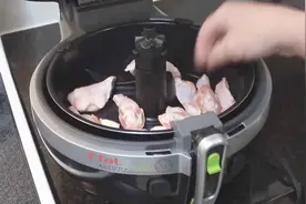 厨房小白必买神器！全自动智能炒菜锅到底有多厉害？网友：心动了视频封面