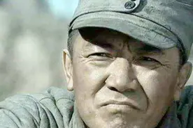 《亮剑》大火，引发日本人不满，李幼斌回应七个字，网友：霸气！视频封面