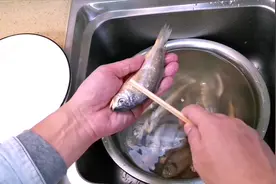 “小黄花鱼”几乎失传的经典做法，全部的鱼骨都能吃，今天学到了视频封面