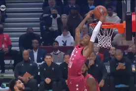 NBA全明星正赛：特雷杨篮筐一抛 腰王莫兰特飞身空接背扣视频封面