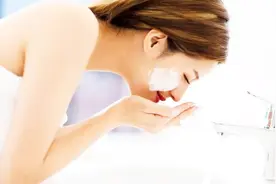 早晚洗脸都需要用洗面奶吗？很多女生都有这个疑惑，快来看看