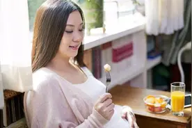 孕期不吃早餐有什么影响？看完这些危害，你还敢不吃早餐吗视频封面