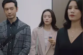 紧急公关：总裁和美女邻居坐电梯，结果一个动作，暴露总裁想法！视频封面