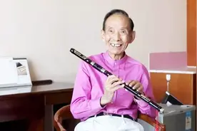 中国笛王陆春龄生前最后一次吹奏《梅花三弄》，可惜再也听不到了视频封面