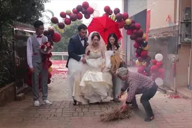 广东一帅哥结婚，新娘长得太漂亮了，贵气逼人，进家习俗第一次见视频封面