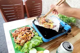 冬子在越南的第一天,有点不习惯当地的饭菜,但是啤酒还挺好喝视频封面