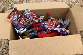奥特曼沙滩发现神秘迪迦宝藏 挖出赛罗无限形态 稀有版欧布视频封面