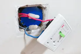 插座没有地线，漏电就麻烦了，水电工教你一招，没地线也不会电人视频封面