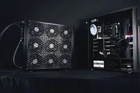 21000美元的4路TITAN RTX 分体水冷人工智能深度学习服务器装机视频封面