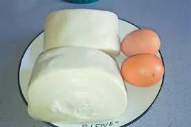 2个剩馒头加2个鸡蛋，你最想不到的做法，居然这么好吃，太香了！视频封面