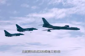 阅兵：15架同框，歼-20战机首次大规模亮相，飞越天安门分秒不差视频封面