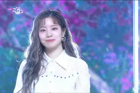 韩国最火女团（九位小姐姐）Twice - More&More  ( MV ) 4K 60FPS视频封面