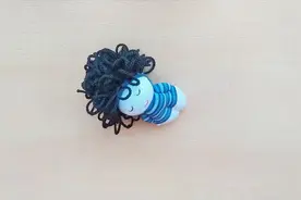 旧物改造DIY，看看如何用袜子制作玩偶，非常简单！视频封面