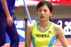 最“纯”的日本田径女神！比赛失误的尴尬瞬间被抓拍，不好意思看视频封面