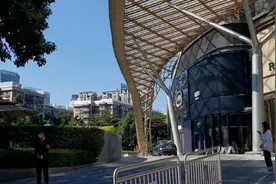 广州天河一停车场因管理纠纷致1人死，商场：嫌疑人是外聘人员视频封面
