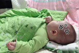 对付闹觉的宝宝，有时候不理他反而是最好的方式