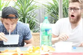 香蕉配雪碧，一吃就会吐？作死老外偏不信邪，结果吐到怀疑人生！视频封面
