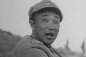 淮海战场李弥，竟然是在潍县地主的掩护下，装病号坐着小推车逃脱视频封面