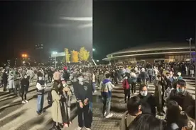 浙江大学紫金港校区封闭管理，全校师生深夜排队做核酸视频封面