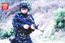 硬核政委射击百发百中获赞200万 网友：又一个独立团老赵！视频封面