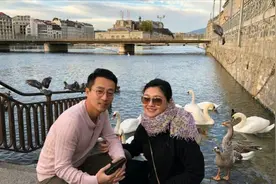 台湾腔碰上北京腔的场面，大s模仿汪小菲，霍思燕直接听懵视频封面