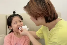 那对夫妻：妮妮的牙齿到底怎么了？爸爸狠心拔下来了，心疼妮妮视频封面