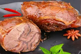 活了30年，终于找到卤牛肉最正确的做法，牛肉不干不柴香味十足视频封面