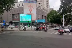 公交车上看山东临沂，道路宽阔整洁，全国百强市名不虚传视频封面