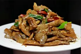 孜然蘑菇好吃有技巧，焦香滑嫩又入味，吃出了烧烤的味道视频封面