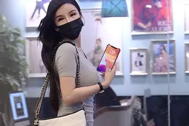 高级灰的紧身裙，搭配一字带细高跟，微胖身材穿出精致感觉视频封面