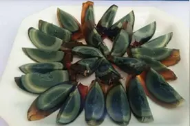 松花蛋不要直接下刀切，多加这一步，皮蛋一点都不碎，光滑还完整视频封面