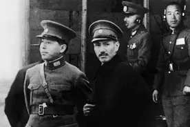 1928年，日本参谋河本大作，用望远镜观看了张作霖被炸死画面视频封面