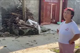 妈妈让童童学骑平衡车，莎莎说让给童童买个自行车，妈妈让莎莎买视频封面