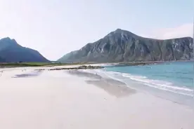 毛泽东——你们青年人朝气蓬勃，好象早晨八九点钟的太阳光。视频封面