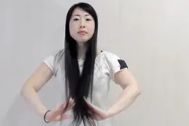 40岁女性及腰长发剪成“锁骨发”，时尚好打理，漂亮显年轻视频封面