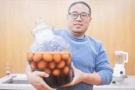 传统老法腌鸡蛋，咸淡适口金黄流油，阿飞用经验告诉你怎么做