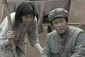 长征途中，毛主席的妻子贺子珍生下一个女孩，最终送人抚养了视频封面
