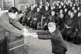 1975年黄维被特赦，10年后重返抚顺管理所，他提了个什么请求？视频封面