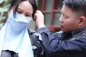 儿媳香菜过敏，婆婆和小姑子竟然偷偷给她吃香菜，简直太恶毒了视频封面