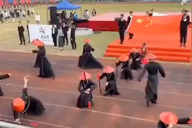 浙江一学校运动会彩排现古装方阵，学生化身侠客惊艳全场视频封面