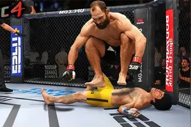 UFC4：美国大胡子拳王强尼·亨德里克斯挑战李小龙使出致命绝招！视频封面