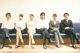 为什么女人都不能分开腿坐，仅仅是因为不文明？看完这些你就懂了视频封面