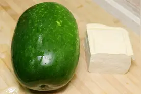 春天要吃点冬瓜，加一块豆腐，教你特色家常做法，鲜香滑嫩，解馋视频封面