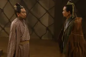 三国：周瑜使用苦肉计，诸葛亮却一眼看穿，一个愿打一个愿挨视频封面