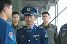 小伙在空军对抗演习中失败 却得到首长赏识 一举加入王牌飞行队视频封面