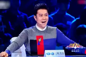 光头男孩表演火舞，蔡国庆忍不住叫出声，看着太危险了！视频封面
