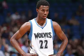 NBA历史真实命中率排行：内线球员领衔榜单，库里成唯一后卫球员视频封面