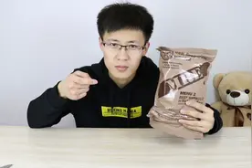 试吃美国野战军阿富汗战区单兵口粮，168块钱就这么点吗？视频封面